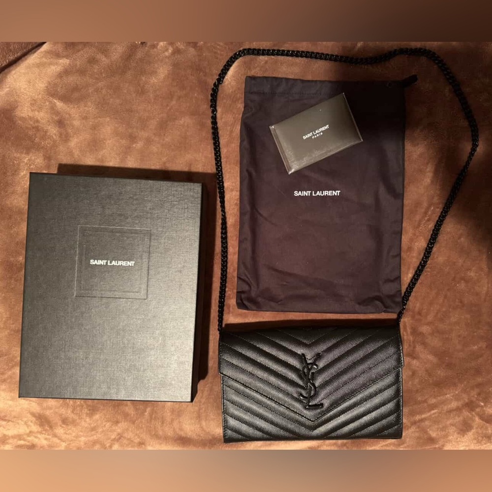 Saint Laurent So Black Wallet On Chain